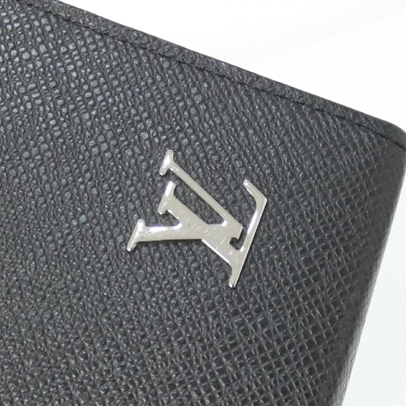 Túi xách Louis Vuitton Taiga Pochette Voyage M30450 - Hàng hiệu Chính hãng 805715