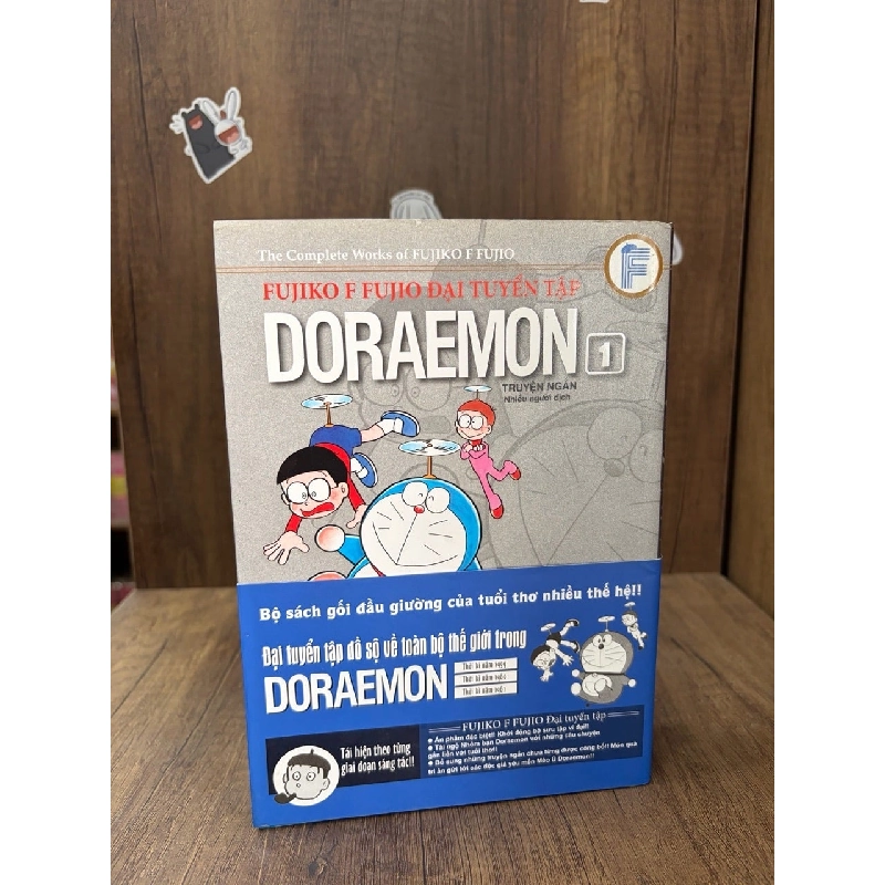Truyện Doraemon Đại Tuyển Tập 1 giá rẻ 142142