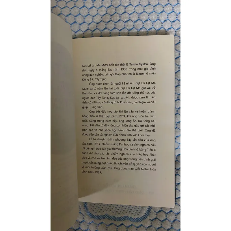 Vũ trụ trong một nguyên tử (The Universe in a Single Atom) -  Đạt Lai Lạt Ma#HATRA 673796