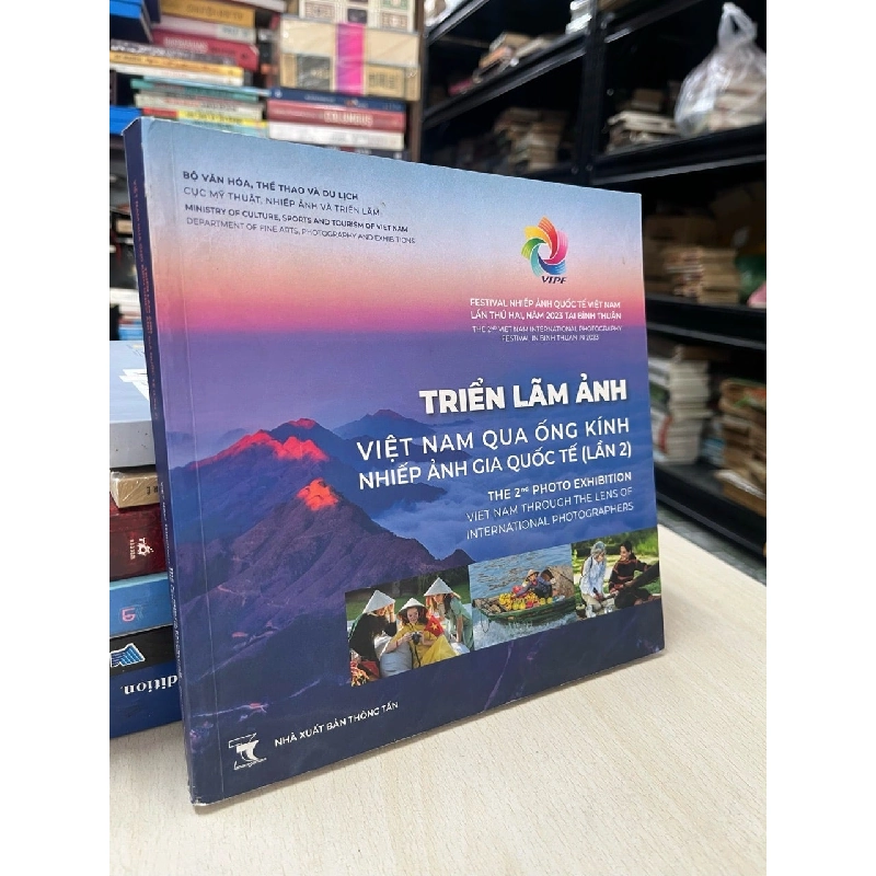 Triển lãm ảnh Việt Nam qua ống kính nhiếp ảnh gia quốc tế 752034