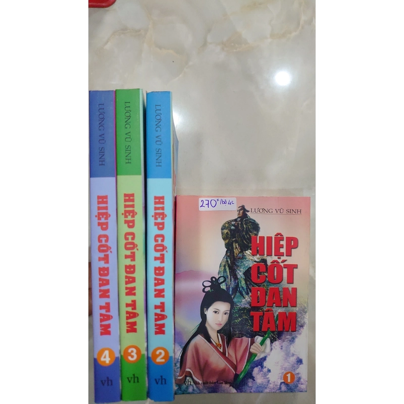 HIỆP CỐT ĐAN TÂM (Xác Hiệp Lòng Son) (Bộ 4 Tập)
- Lương Vũ Sinh
Bản dịch: Cổ Nguyệt
 202127