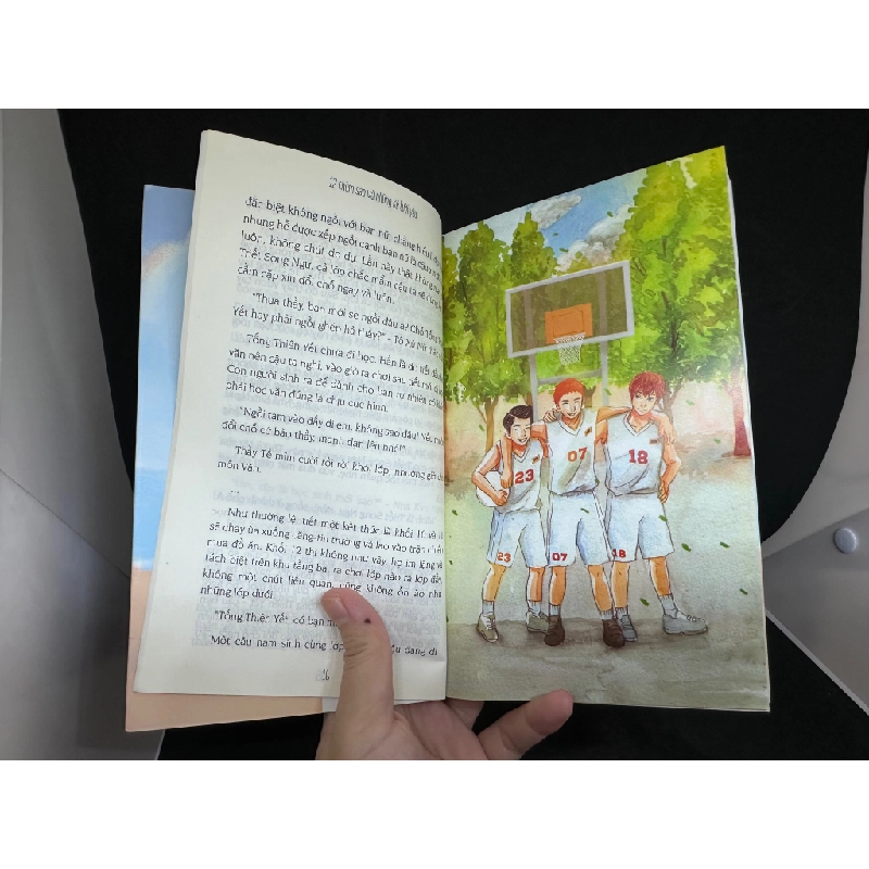 [Phiên Chợ Sách Cũ] 12 Chòm Sao Và Những Kẻ Lười Yêu - 2204, 2018 436576
