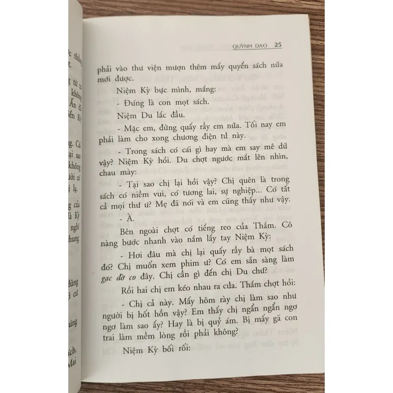 Tiểu thuyết HOA HỒNG KHÓC TRONG ĐÊM (Quỳnh Dao) 778132