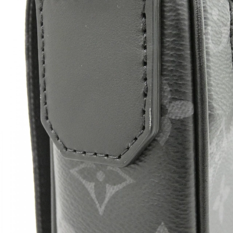 Túi xách vai Louis Vuitton Monogram Eclipse District PM M46255 611741