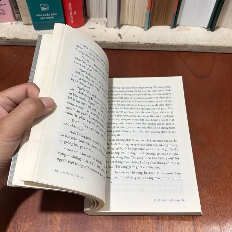 II Văn Học: Cung Đường Vàng Nắng - Dương Thuỵ - 2012 751621