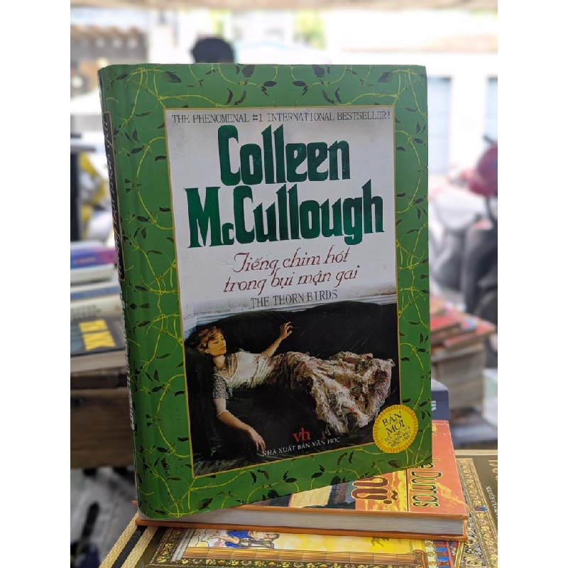 TIẾNG CHIM HÓT TRONG BỤI MẬN GAI - Colleen McCullough 131084