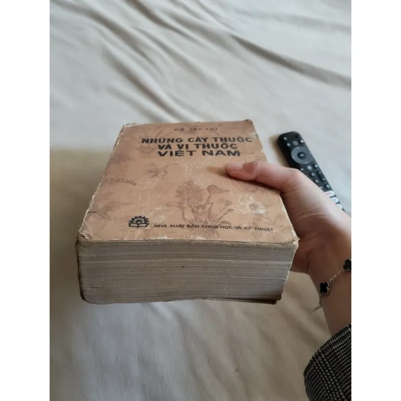 Những cây thuốc và vị thuốc Việt Nam.
Tác giả: Đỗ Tất Lợi.
 761616