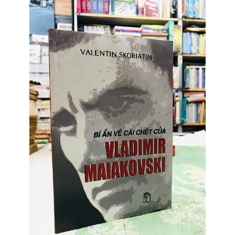 Bí ẩn về cái chết của Vladimir Maiakovski - Valentin Skoriatin 125089