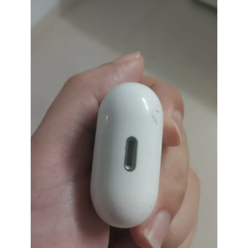 Airpod 2 - 900k . Airpod 3 - 1.650k 713778