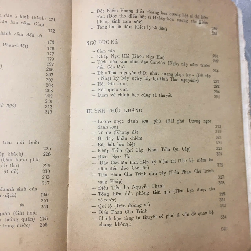 THƠ VĂN YÊU NƯỚC VÀ CÁCH MẠNG ĐẦU THẾ KỈ XX ( 1900-1930 ) 497935