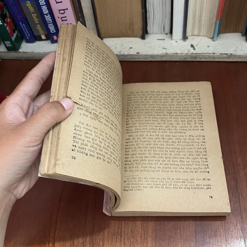 II Sách Xưa, Tiểu Thuyết Trinh Thám: Con Kỳ Nhông - MORRIS WEST - 1988 590495