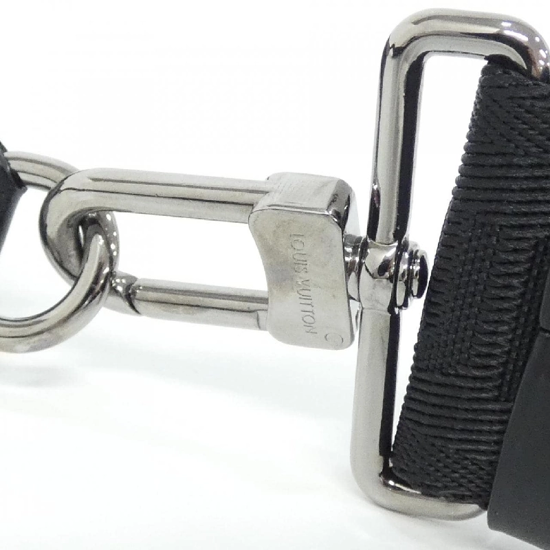 Túi đeo vai Louis Vuitton Monogram Eclipse Reverse Gaston Wearable Wallet M81124 - Hàng hiệu Chính hãng 803032