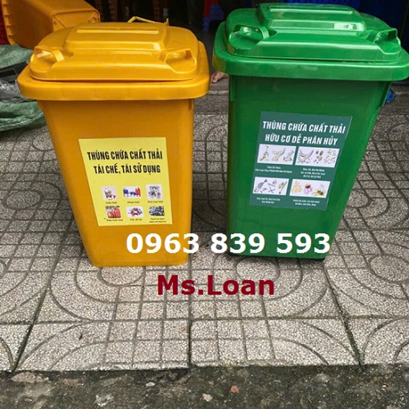 Thùng rác nhựa 60L nắp kín có bánh xe mới 100% 545154