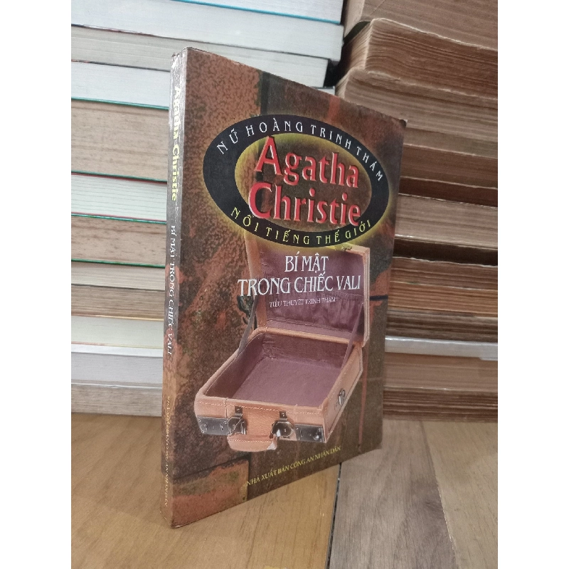 Bí mật trong chiếc vali - Agatha Christie 629729