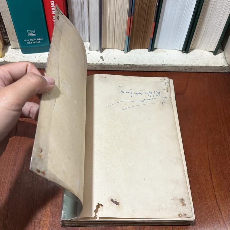 II Lịch Sử: Việt Nam _ Đất Nước Anh Hùng - 1975 724645