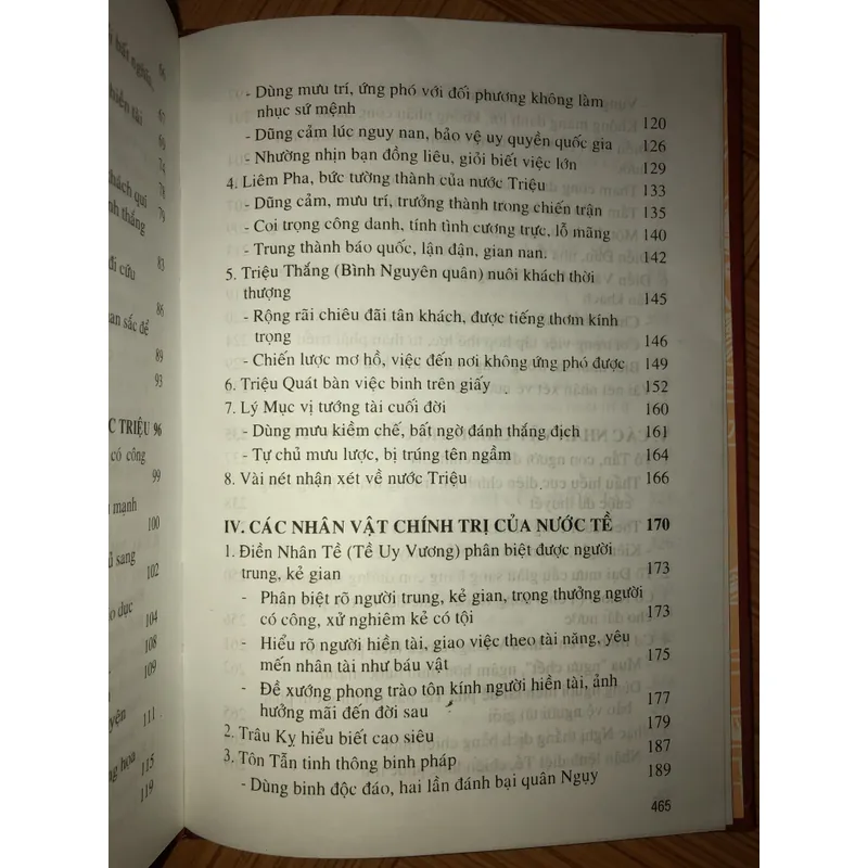 Các anh hùng hào kiệt trong thời loạn 733462