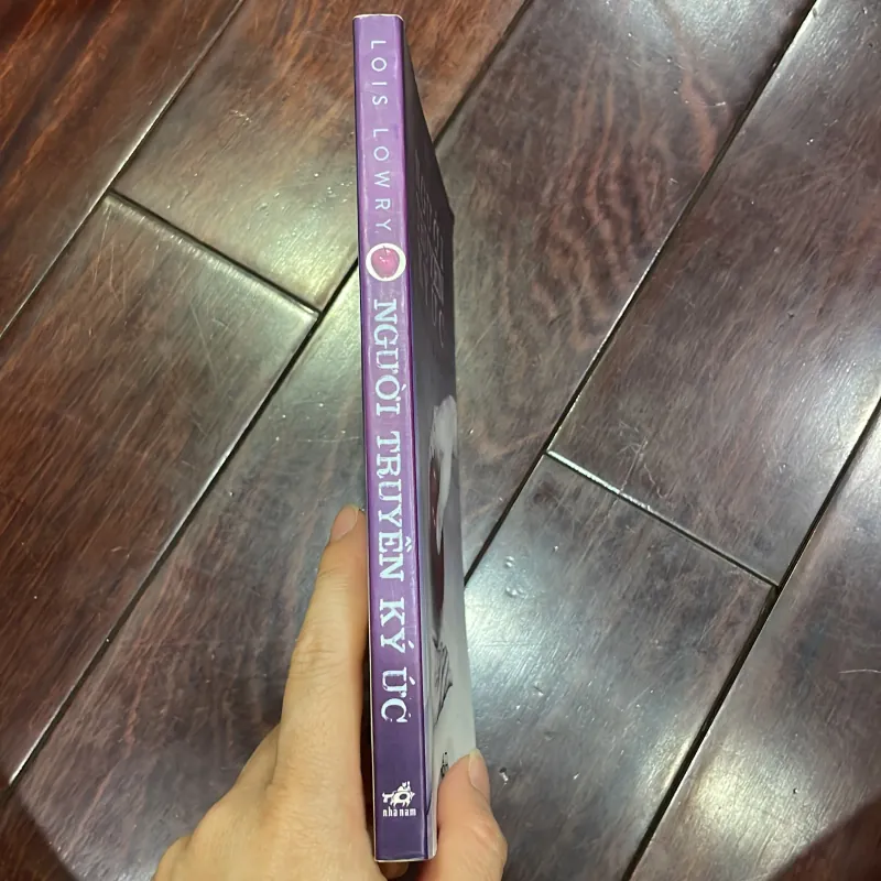 Người truyền ký ức - Lois Lowry - sách VĂN HỌC KINH ĐIỂN  1034673