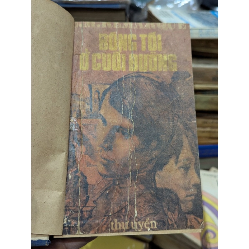 Bóng tối ở cuối đường - Erich Maria Remaque 593619