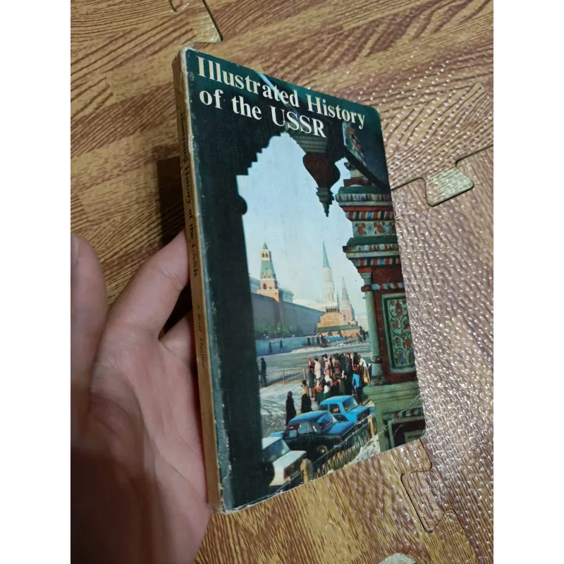 Lịch sử Liên Xô qua ảnh - (Sách ngoại văn tiếng Anh) 716359