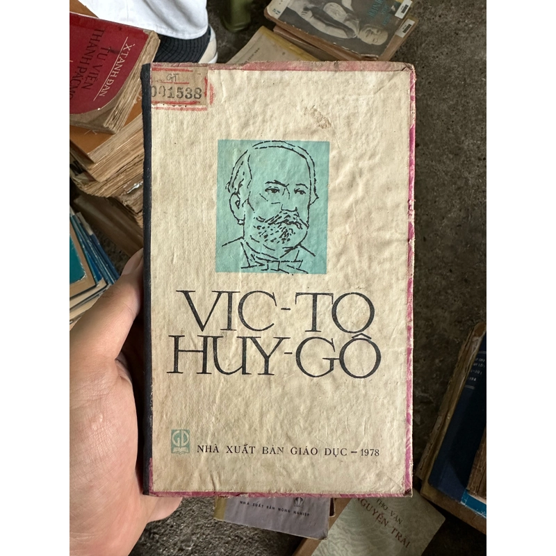 Vic-to Huy-gô 519102