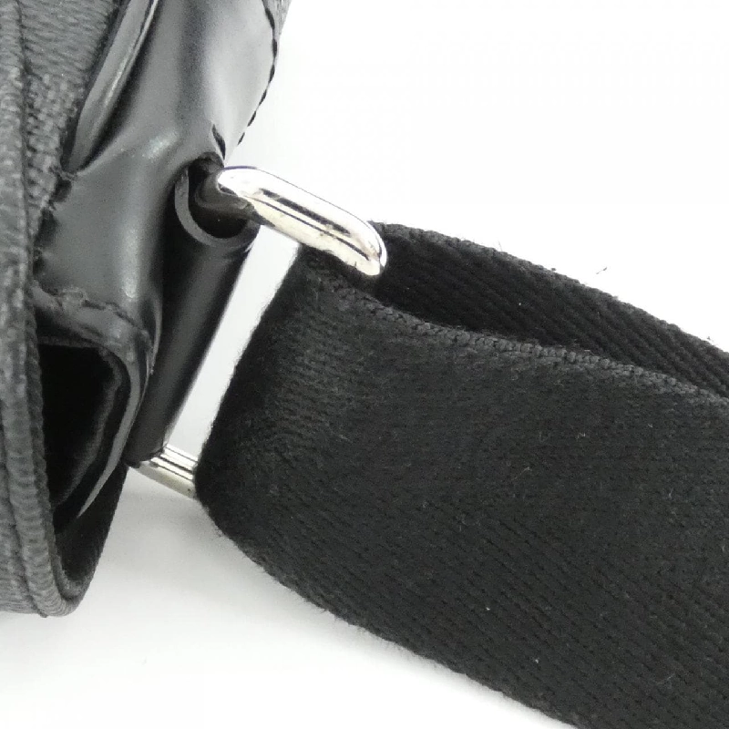 Túi đeo vai Louis Vuitton Damier Graphite District PM N41028 612632