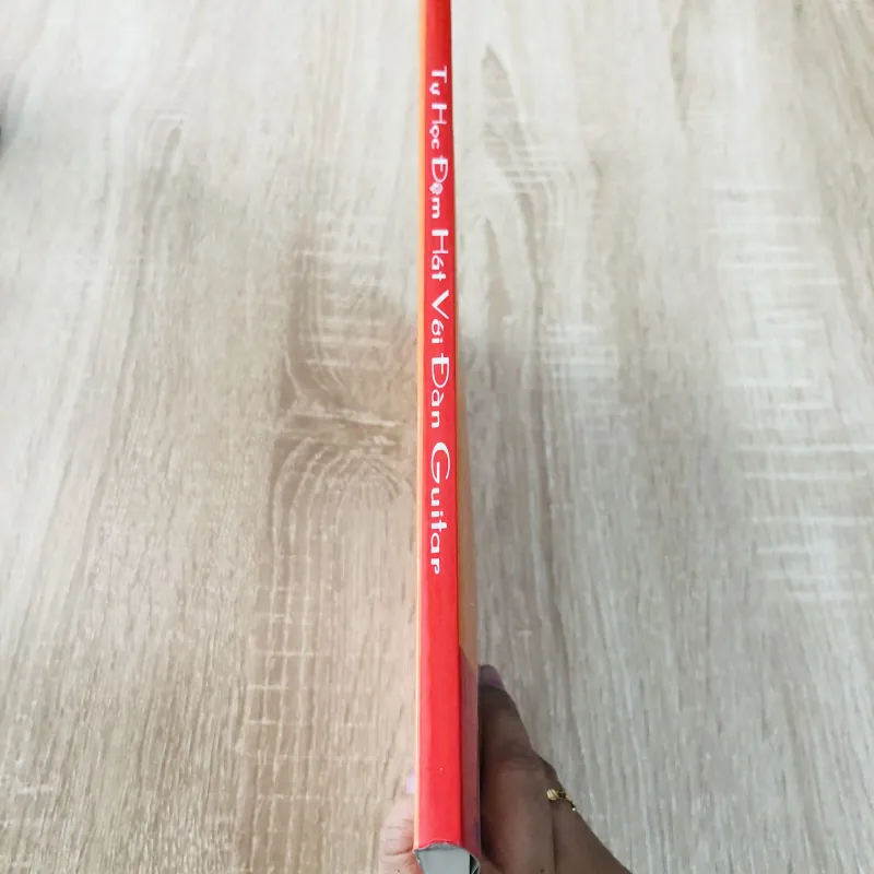 TỰ HỌC ĐỆM HÁT VỚI ĐÀN GUITAR ( kèm đĩa CD) 975831