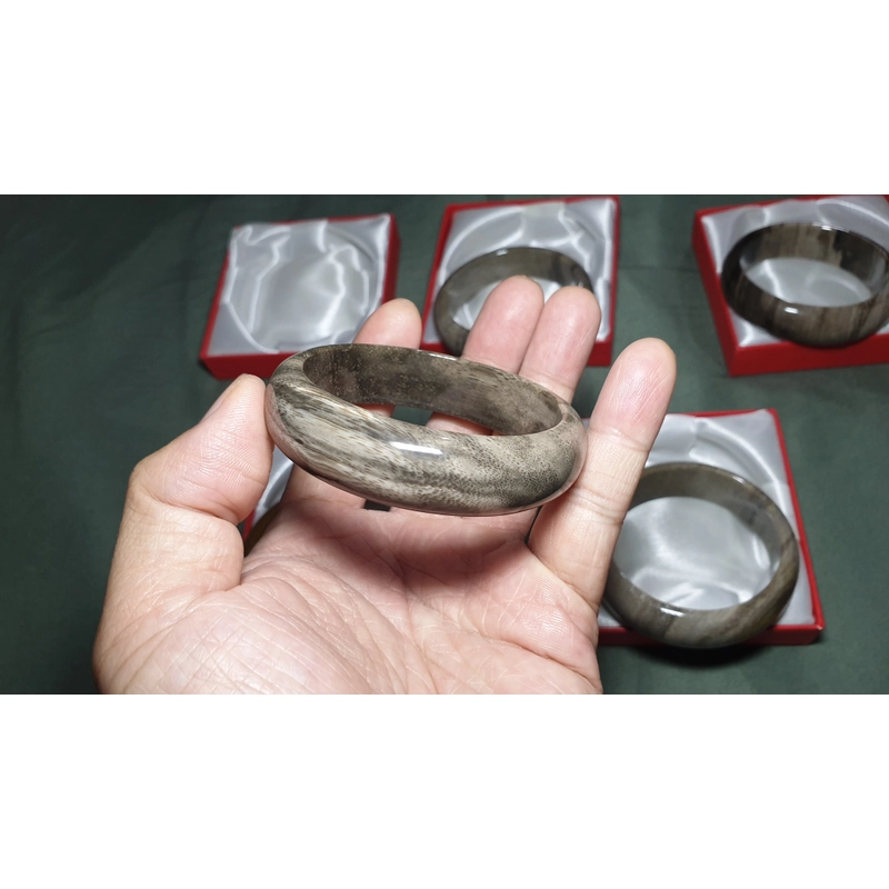 Vòng gỗ hóa thạch 55mm size nữ 503692