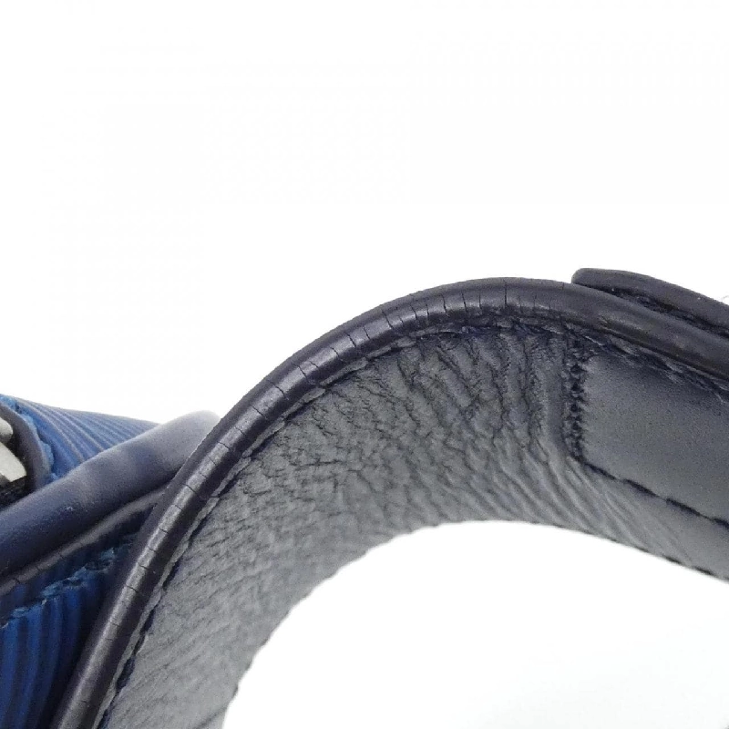 Túi đeo chéo Louis Vuitton Epi (LV Circle) M53301 - Hàng hiệu Authentic 768414