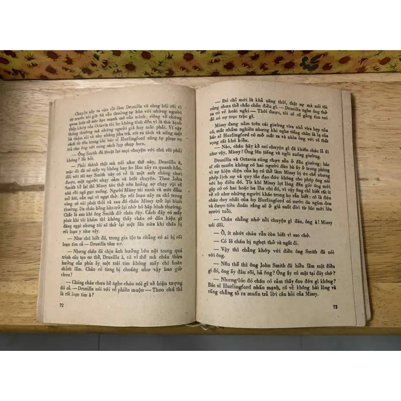 Những người đàn bà ở Missalonghi - Colleen McCullough 688146