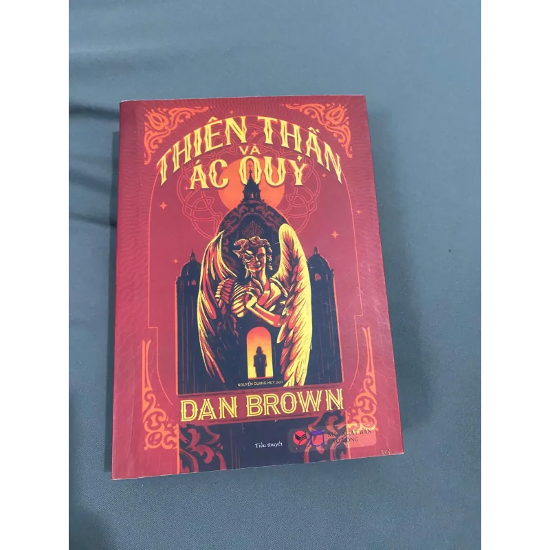 Thiên thần và ác quỷ - Dan Brown 1008130