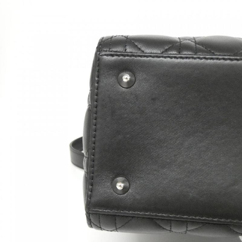 Túi Christian Dior Lady Dior Medium M0565PNGE 616399