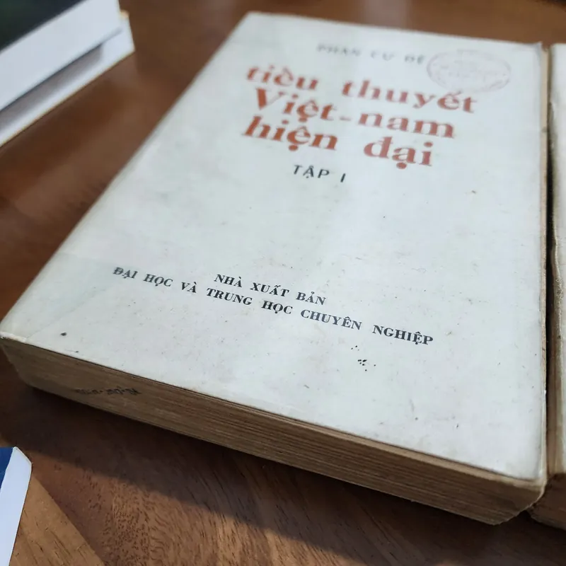 Tiểu thuyết Việt nam hiện đại 2 tập | Phan cự đệ 733032