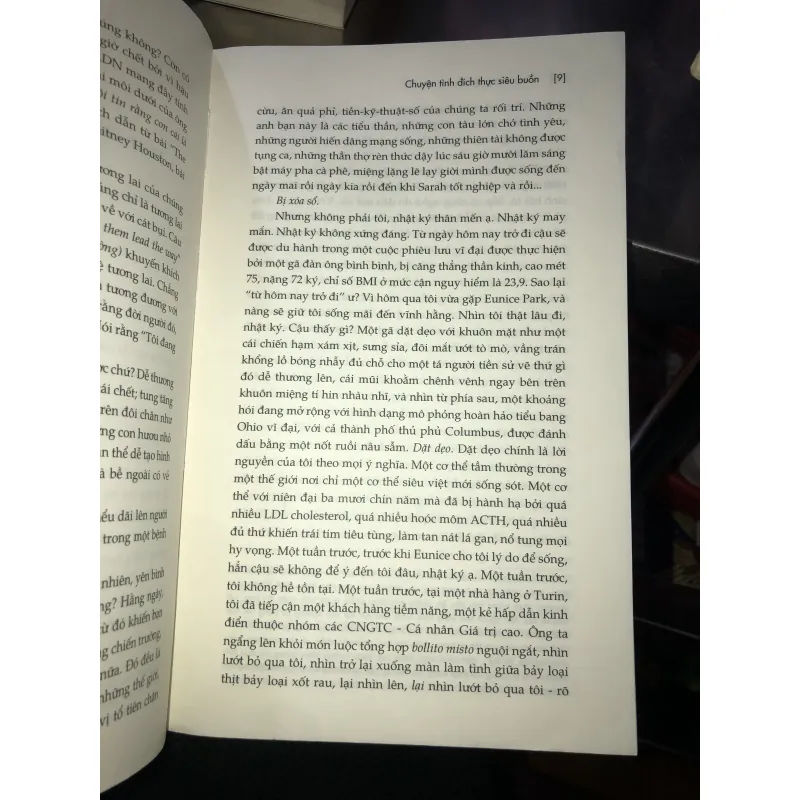 Chuyện tình đích thực siêu buồn - Gary Shteyngart 1020934