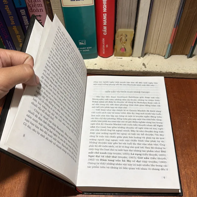 [Bìa Cứng] - II Tiểu Thuyết: Trăm Năm Cô Đơn - GABRIEL GARCIA MARQUEZ - 2011 795584