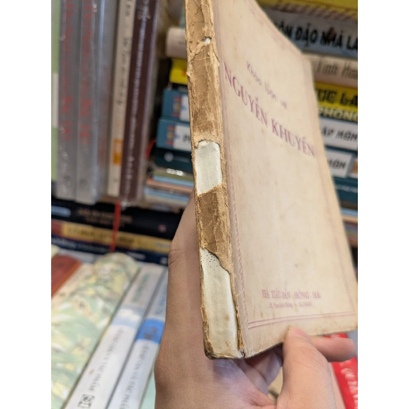 Khảo luận về Nguyễn Khuyến - Doãn Quốc sỹ & Việt Tử 126166