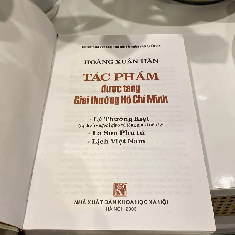 HOÀNG XUÂN HÃN, TPĐTGTHCM: LÝ THƯỜNG KIỆT, LA SƠN PHU TỬ, LỊCH VIỆT NAM (XB 2003) 990893