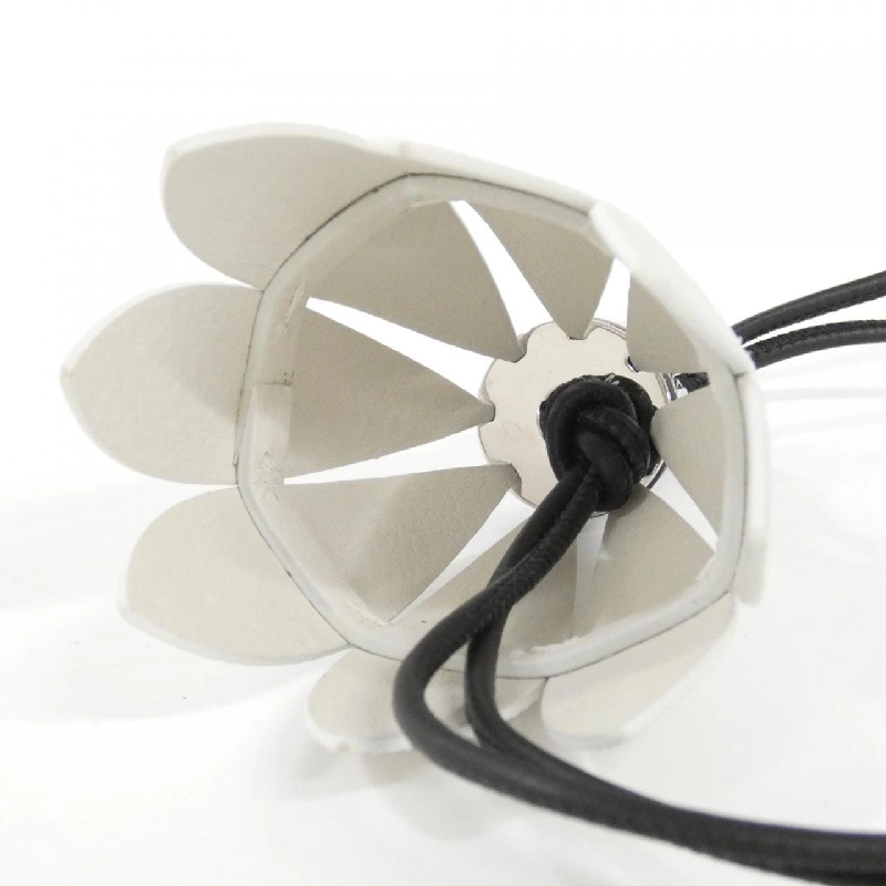 【Sản phẩm mới】Loewe Charm cầu lông C621232XME Charm túi 625165