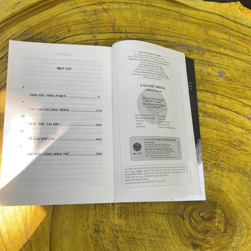 COMBO JEFFEREY DEAVER : NỮ PHỤ TÁ VÀ BÙA MÊ ĐÀN ÔNG & CÁI GHẾ TRỐNG 748869