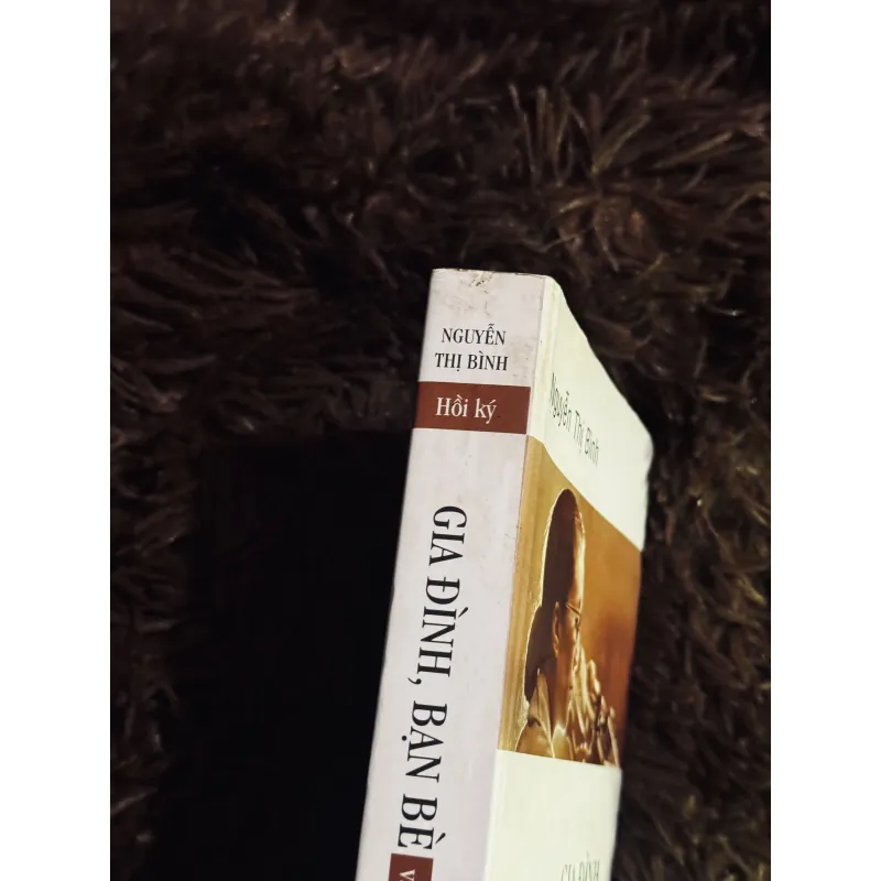 Gia đình, bạn bè, đất nước 1020010