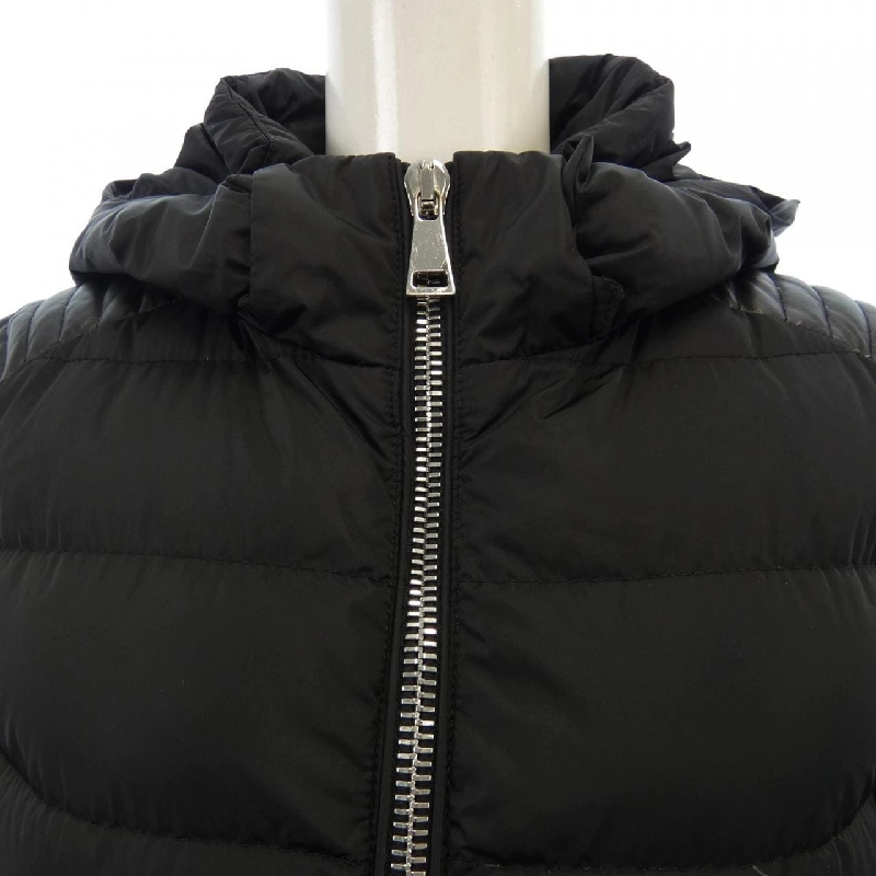 Áo khoác lông vũ MONCLER 635079