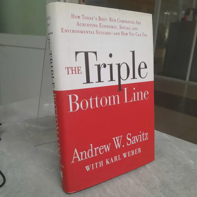 THE TRIPLE BOTTOM LINE - ANDREW W.SAVITZ, KARL WEBER 557861