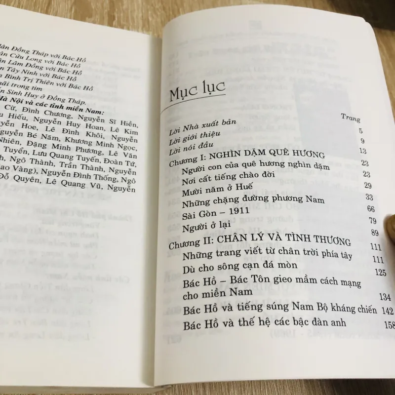 VÀNG TRONG LỬA CHỦ TỊCH HỒ CHÍ MINH VỚI MIỀN NAM TỔ QUỐC  976571