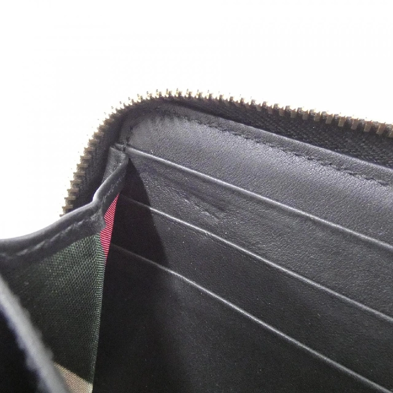 Ví GG EMBLEM 819122 FAD6L của Gucci 622620