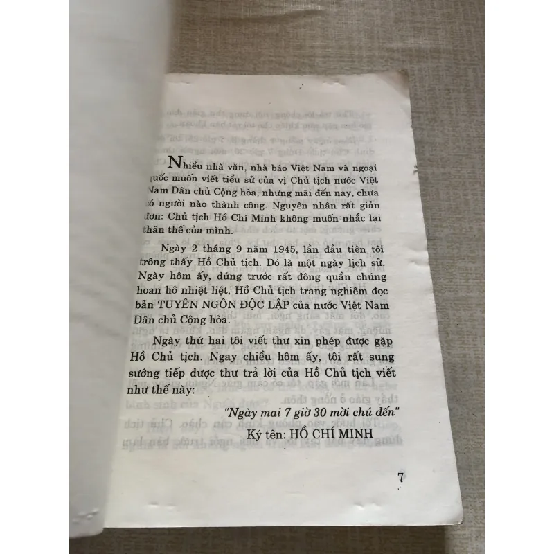 Những mẩu chuyện về đời hoạt động của Hồ Chủ Tịch 993482