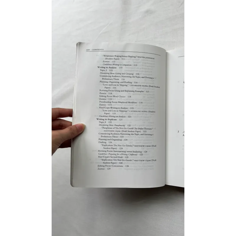 Responding to Literature: Stories, Poems, Plays, and Essays - Judith A. Stanford   991983