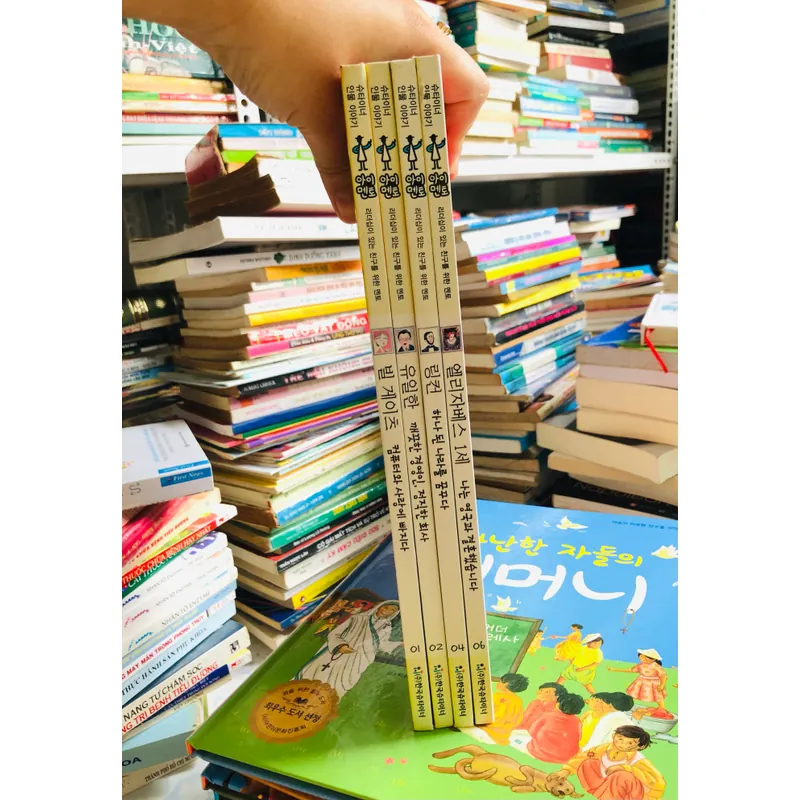 1. 📚 4 CUỐN SÁCH TRUYỆN TRANH TIẾNG HÀN QUỐC CHO TRẺ EM 553602