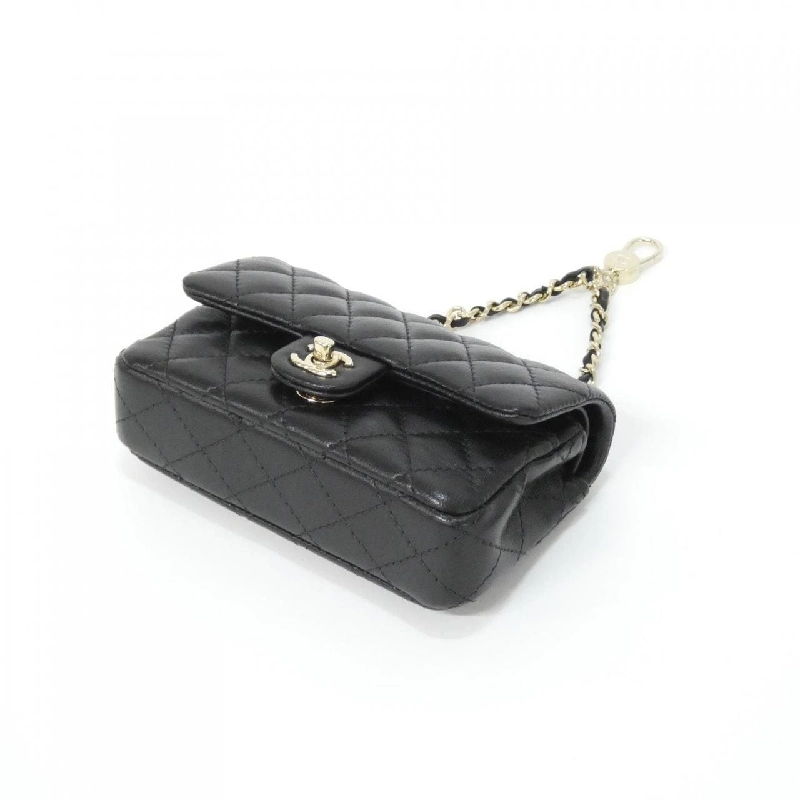 Túi charm AP4760 của Chanel 623178
