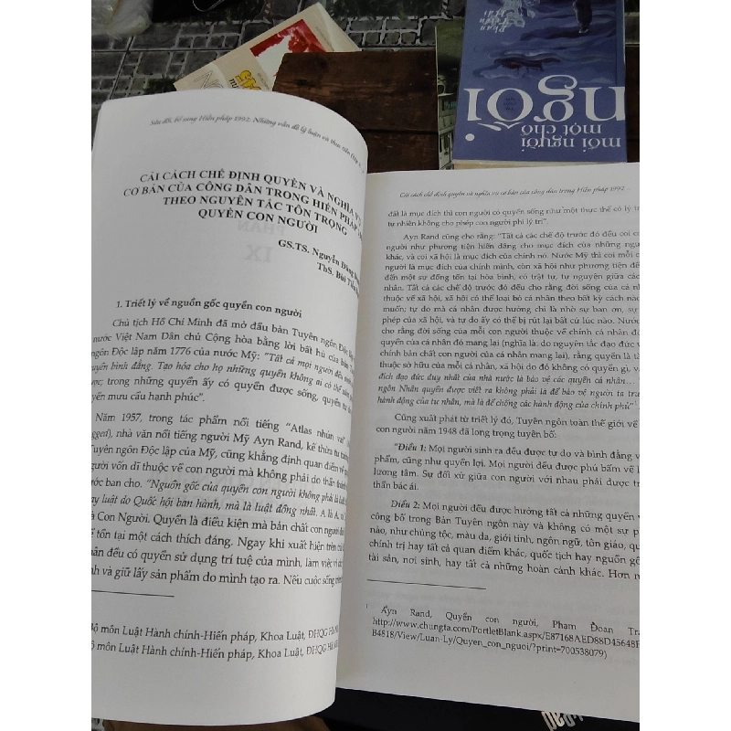 Sửa đổi, bổ sung Hiến Pháp 1992: Những vấn đề lý luận & thực tiễn 1006263