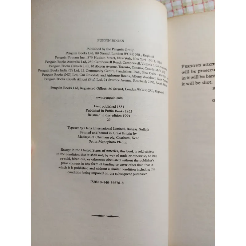 THE ADVENTURES OF HUCKLEBERRY FINN – Mark Twain Puffin Classics 749392