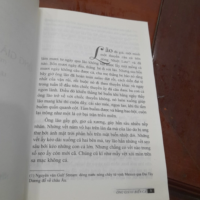 ERNEST HEMINGWAY - Ông già và Biển cả 498623